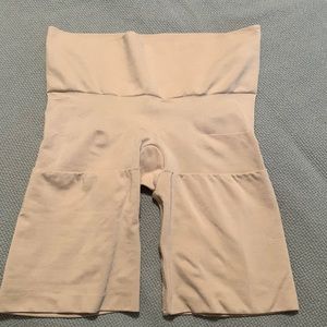 Assets by Spanx beige size M